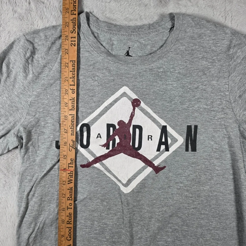 Jordan Long Sleeve Shirt Mens‎ Small Gray Jumpman Graphic Basketball Sportswear